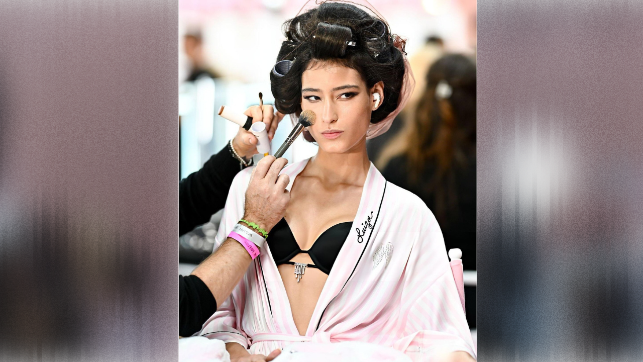 Luiza Perote faz sua estreia no Victoria’s Secret Fashion Show em Los Angeles Luiza Perote no backstage do Victoria's Scret Fashion Show