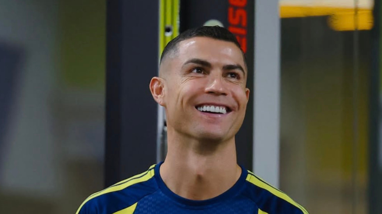 Cristiano Ronaldo e Vinicius Jr aparecem no top 5 dos jogadores mais bem pagos do mundo