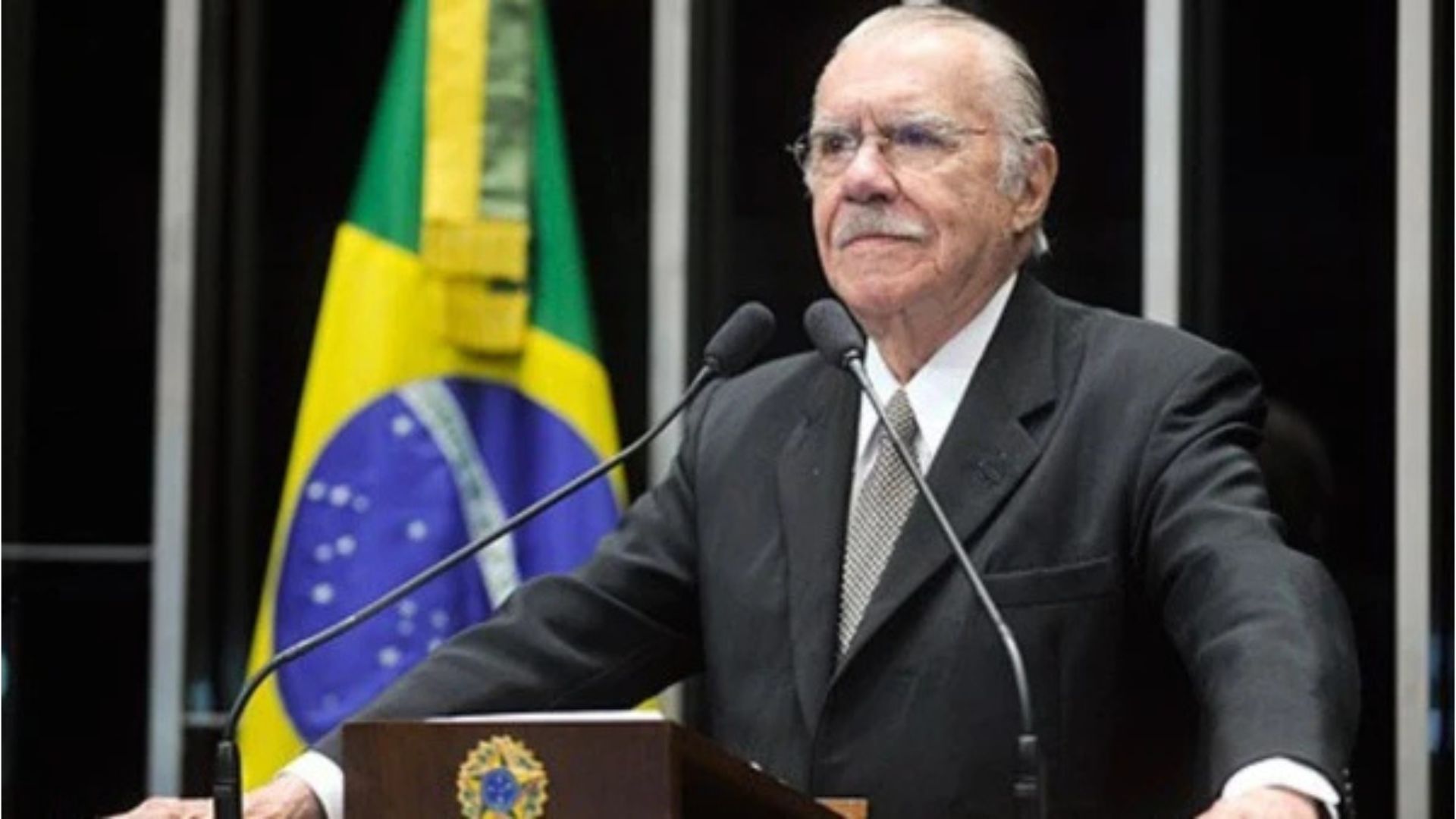Sarney é levado à UTI após passar por procedimento abdominal