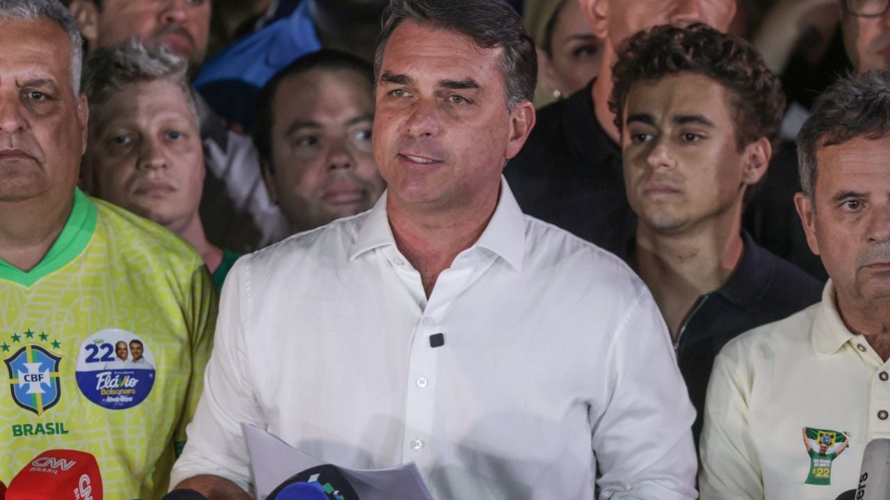 Flávio Bolsonaro ficará sem mandato após 24 anos