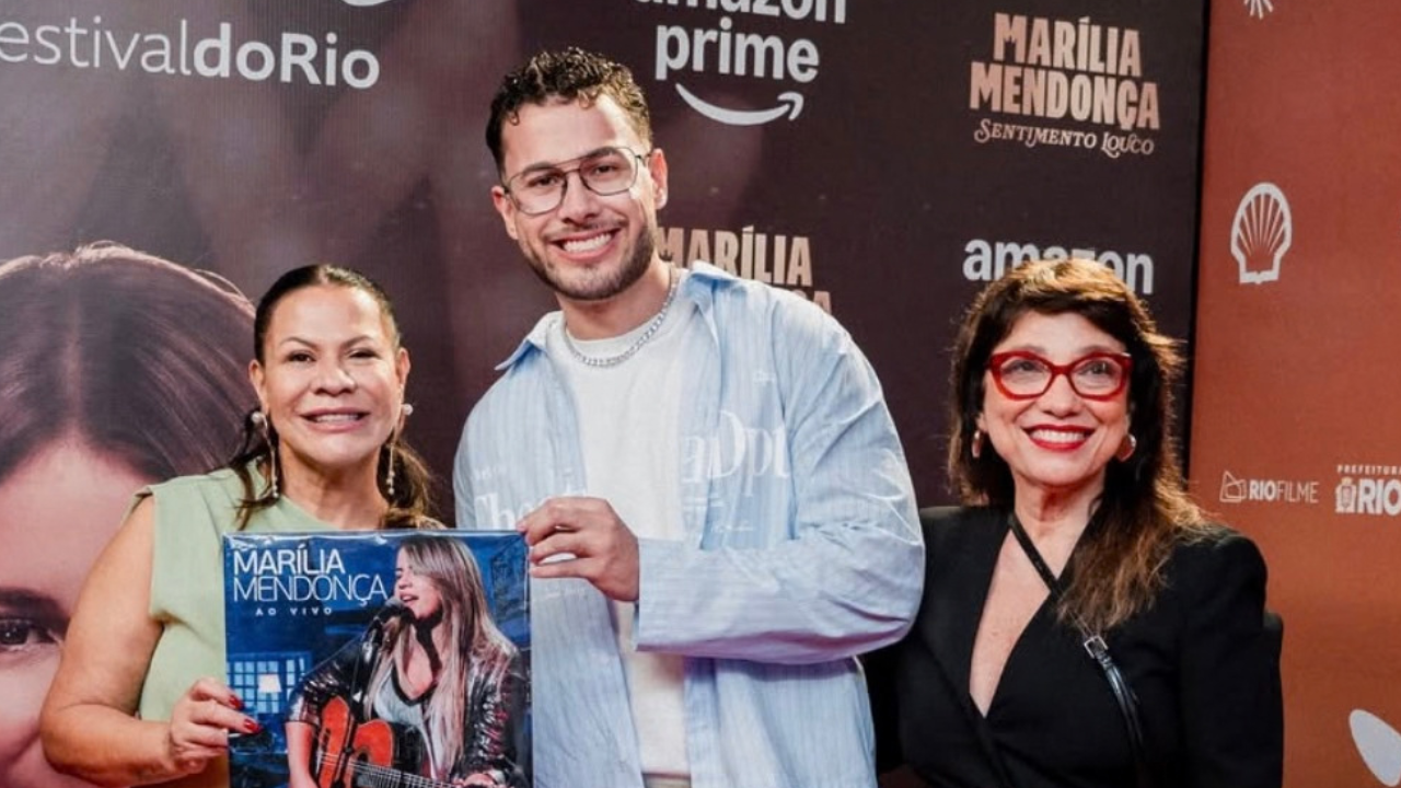 Família de Marília Mendonça prestigia pré-estreia de série documental no Rio