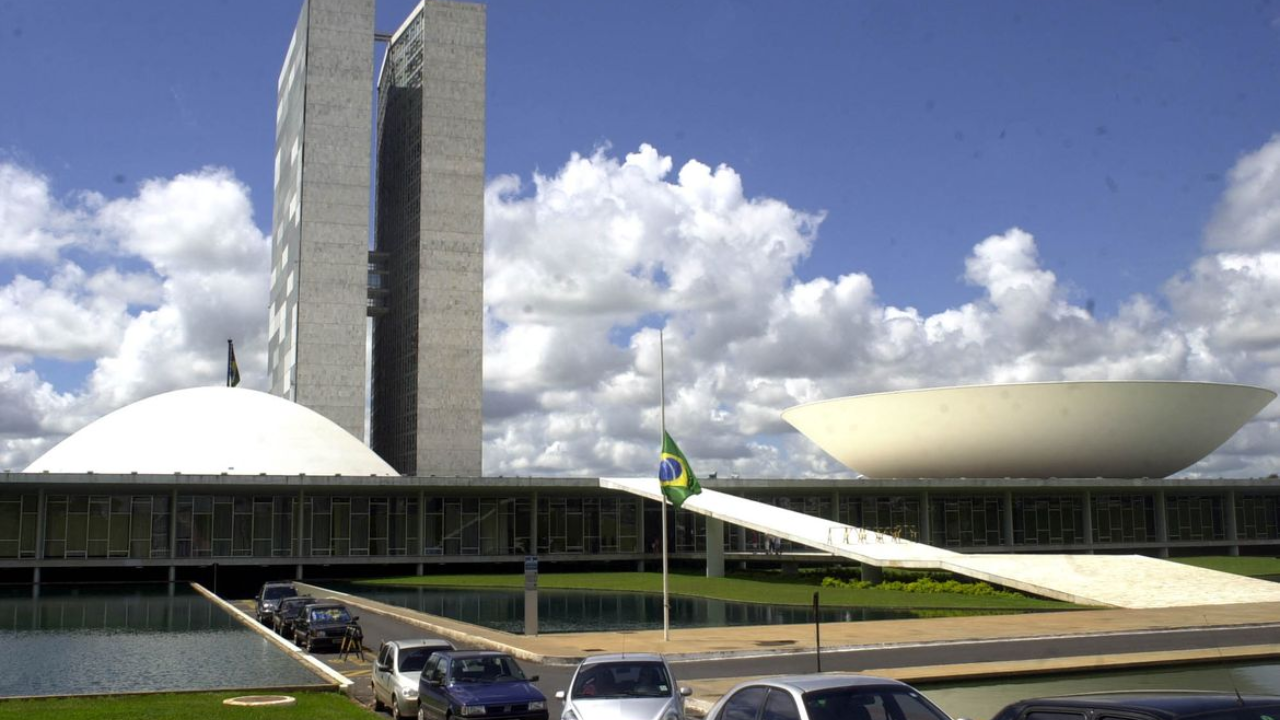Congresso eleito pode mudar impostos e investimentos no Brasil