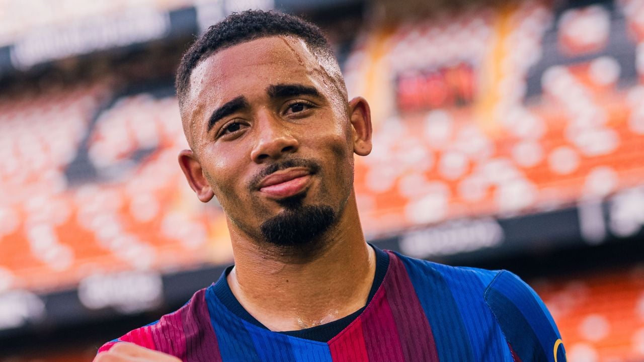 Gabriel Jesus se anima após início no Barça com números superiores aos de Neymar e R10