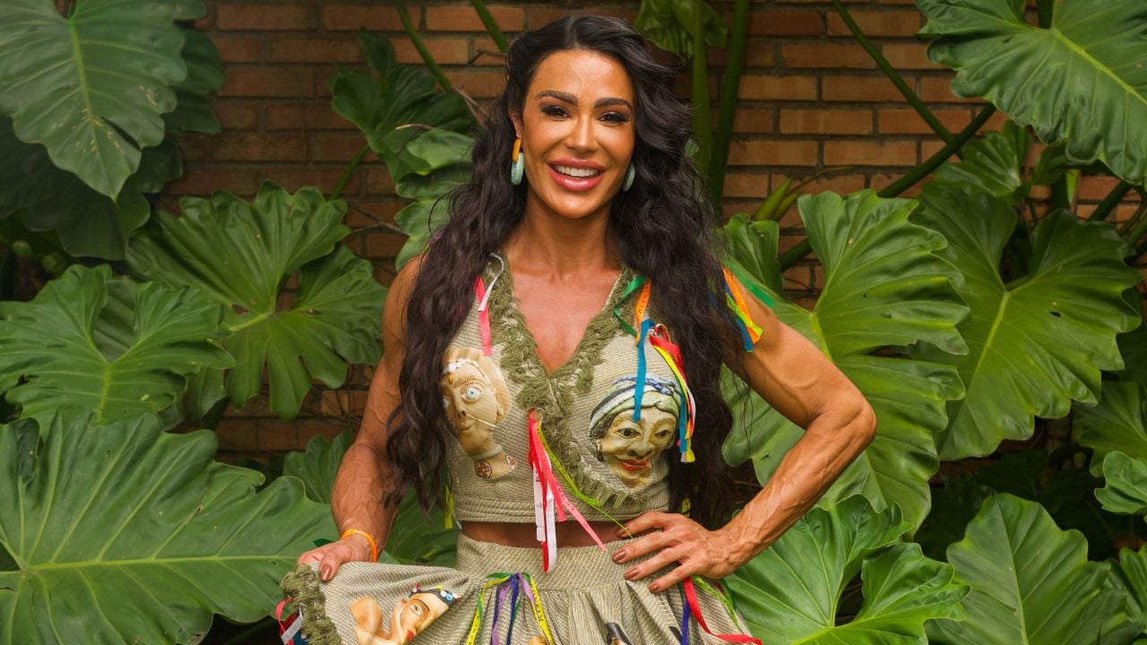 Gracyanne Barbosa celebra evolução após problema no joelho