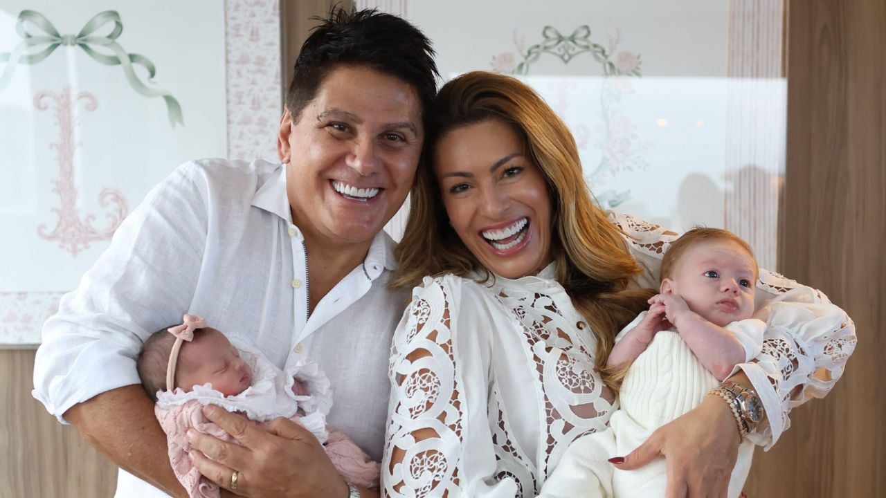 Elaine Mickely e Cesar Filho encantam ao mostrar os netinhos com dois meses de diferença