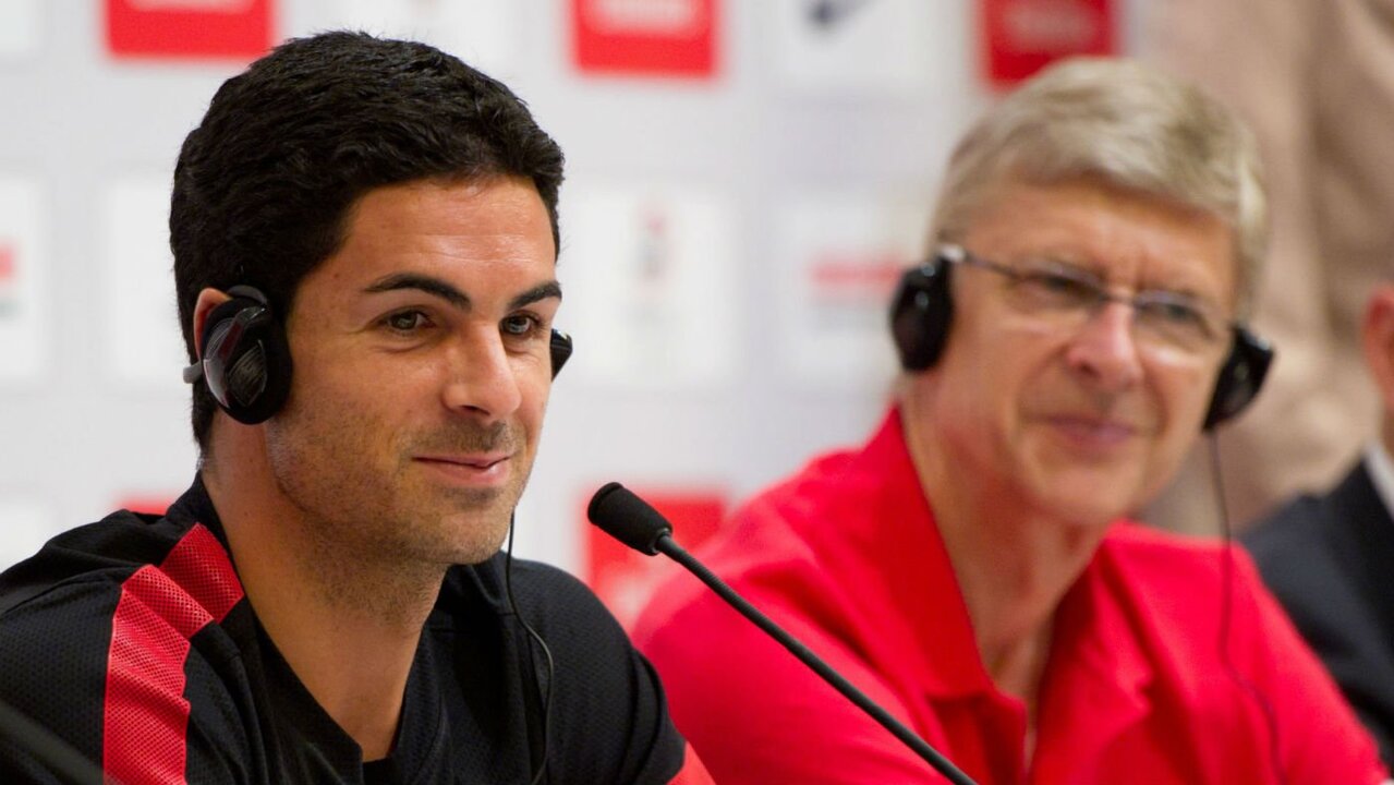 Mikel Arteta e Arsène Wenger, ex-técnico do Arsenal