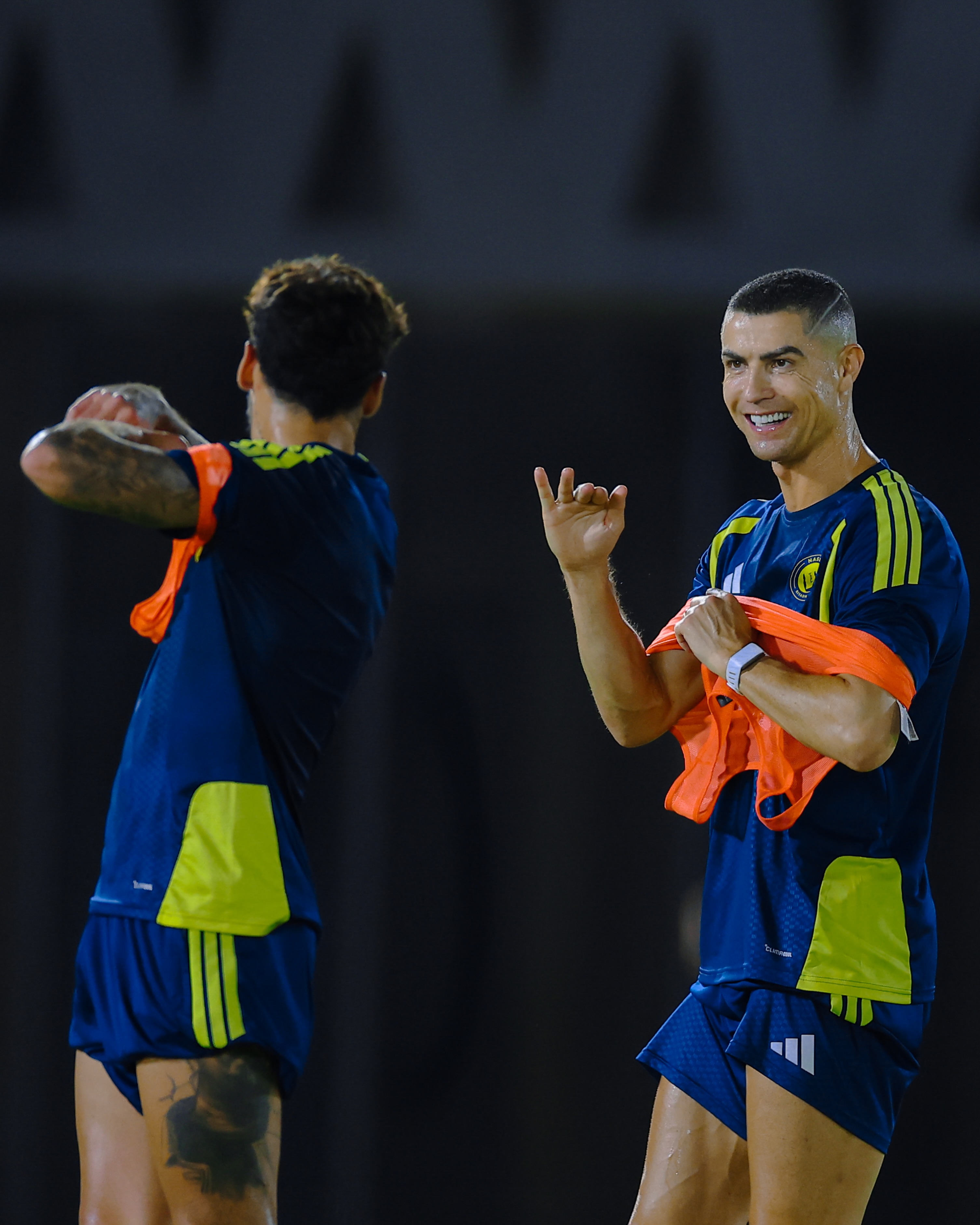 Cristiano Ronaldo reaparece no Al-Nassr com novo visual após saída da seleção de Portugal