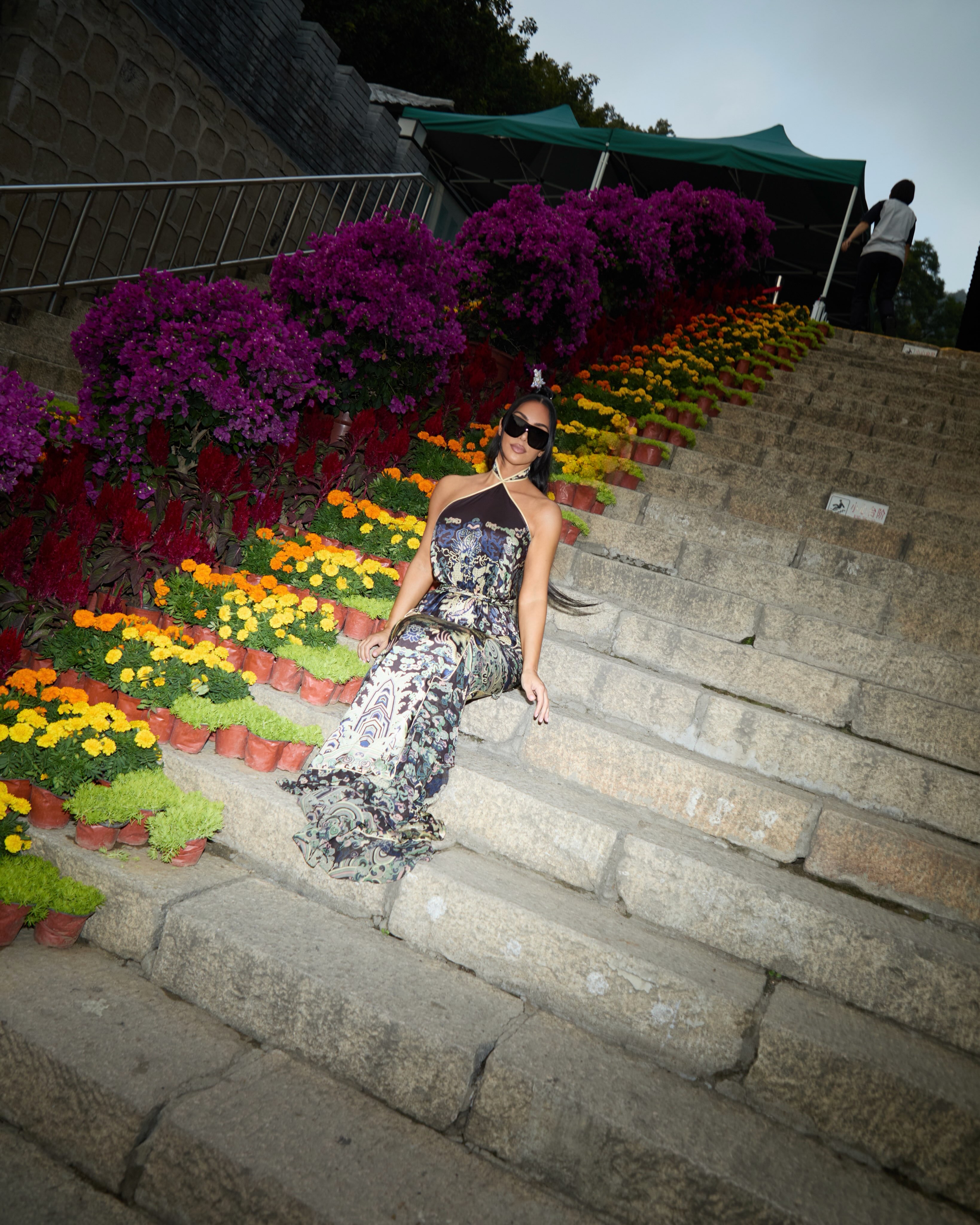Kim Kardashian surpreende ao posar na Grande Muralha da China e resgata fotos de viagem em família Kim Kardashian surpreende ao posar na Grande Muralha da China e resgata fotos de viagem em família