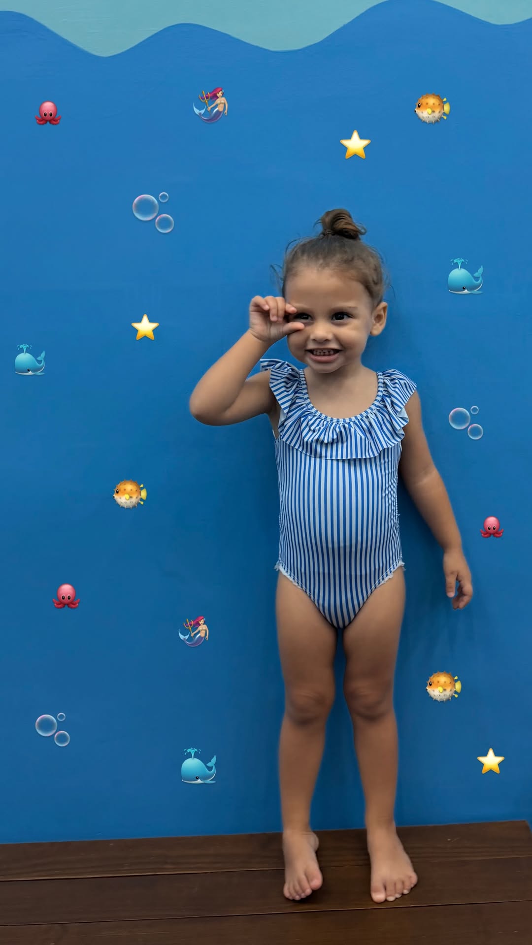 Amanda Kimberlly compartilha momentos de Helena, filha com Neymar, durante aula de natação; veja fotos e vídeo