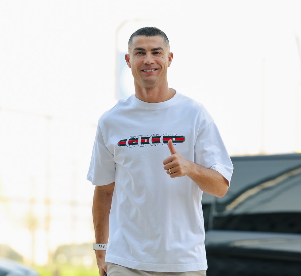 Cristiano Ronaldo reaparece no Al-Nassr com novo visual após saída da seleção de Portugal