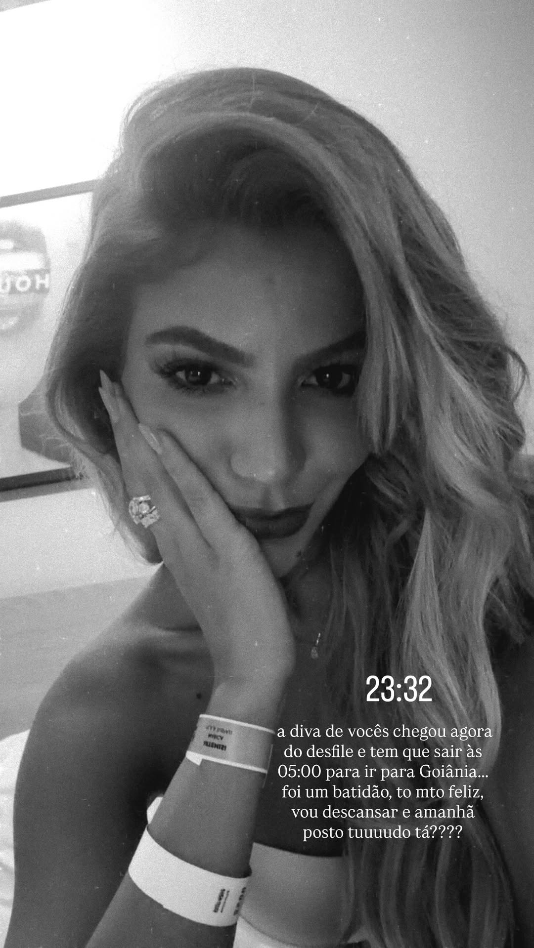 Hariany Almeida relata dispensa inesperada de campanha e comenta desafios da profissão: ‘Ser modelo é isso’