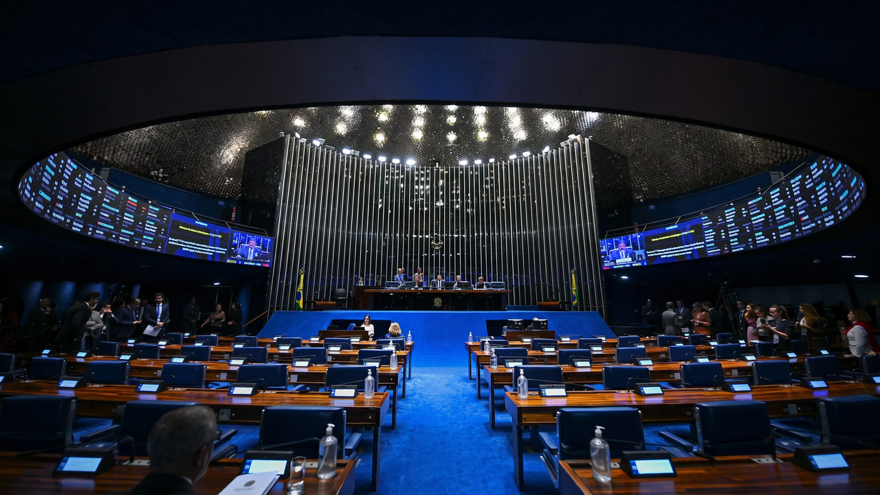 Senado inicia debate sobre fim da escala 6×1