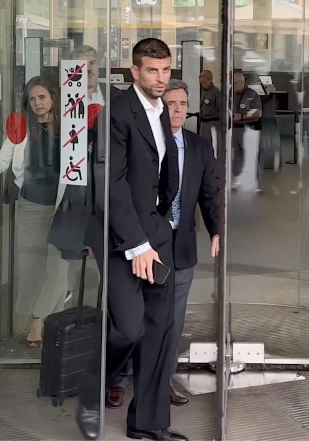Shakira e Gerard Piqué se reencontram para ajustar visitas aos filhos