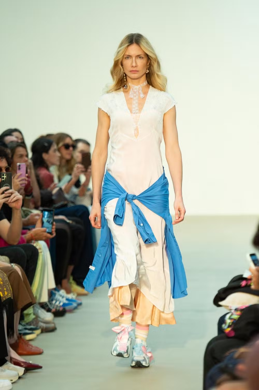Supermodelos que marcaram os anos 2000 voltam às passarelas no penúltimo dia do SPFW