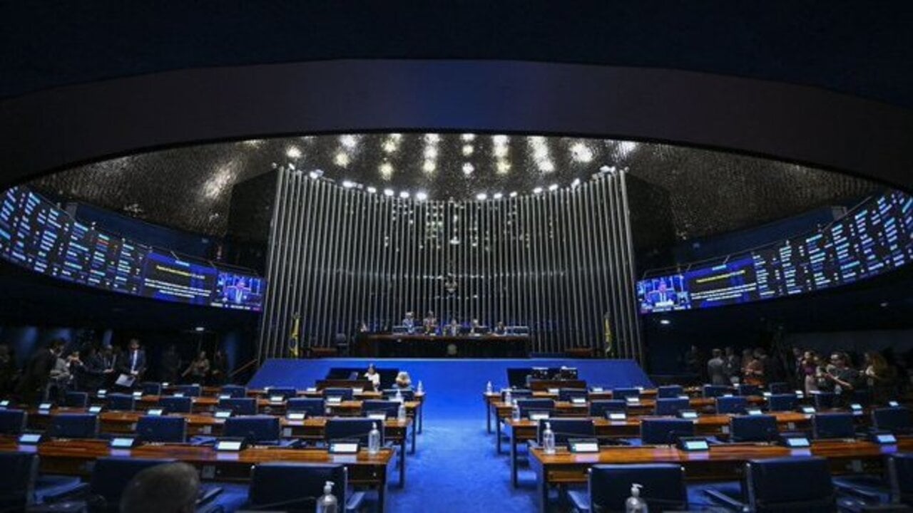 Senado vota a PEC do fim da escala 6×1