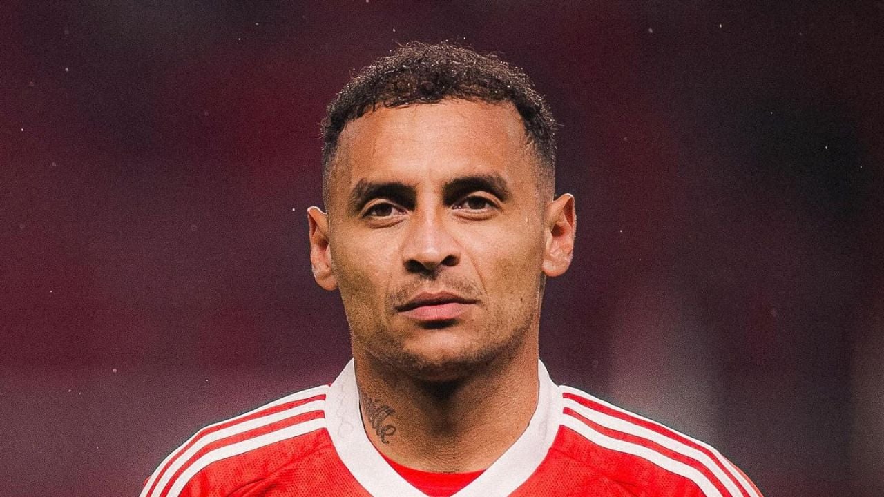 Internacional vence Corinthians e aumenta crise do rival no Brasileirão