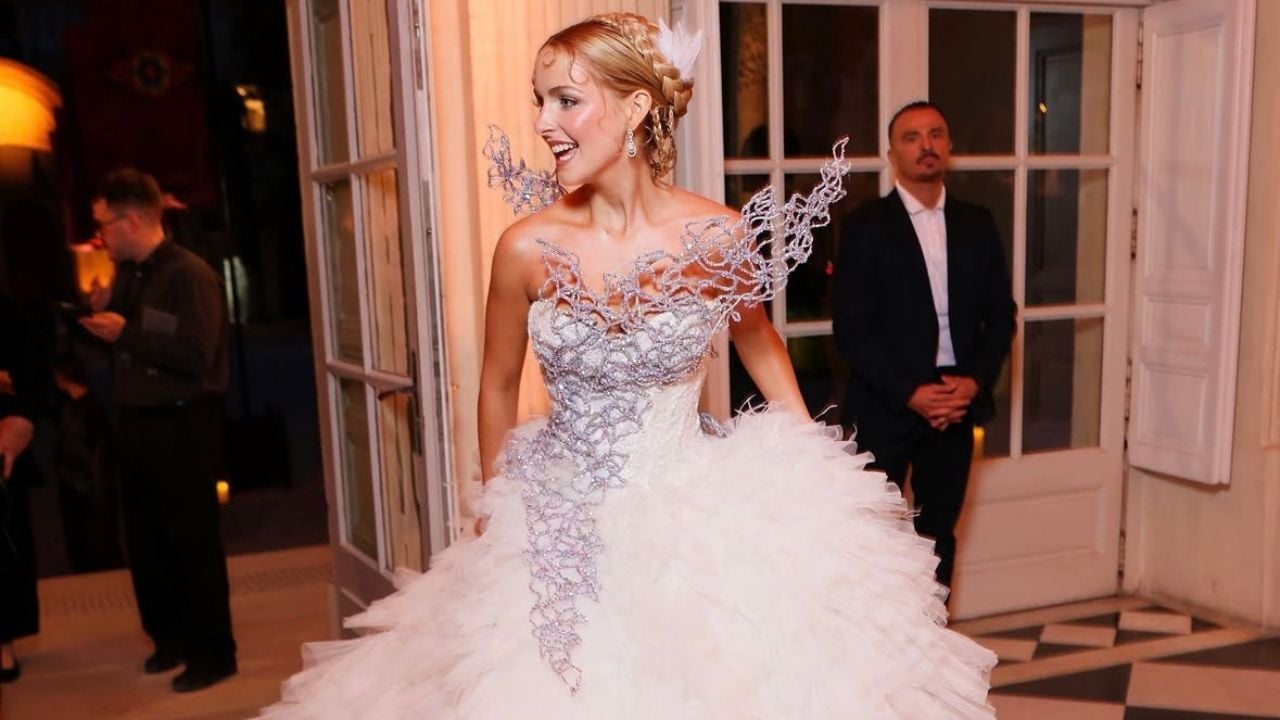 Mckenna Grace veste réplica de vestido icônico de “Jogos Vorazes”