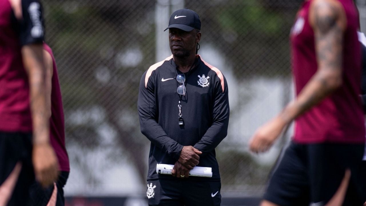 Seedorf tem estreia no Corinthians sob forte pressão