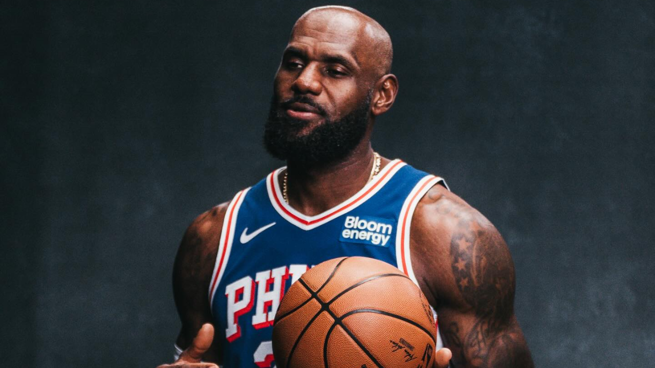 LeBron ajuda em virada e coloca 76ers no topo da tabela